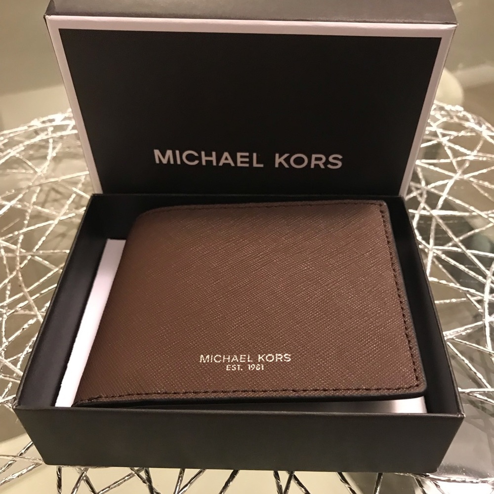 Michael kors wallet
